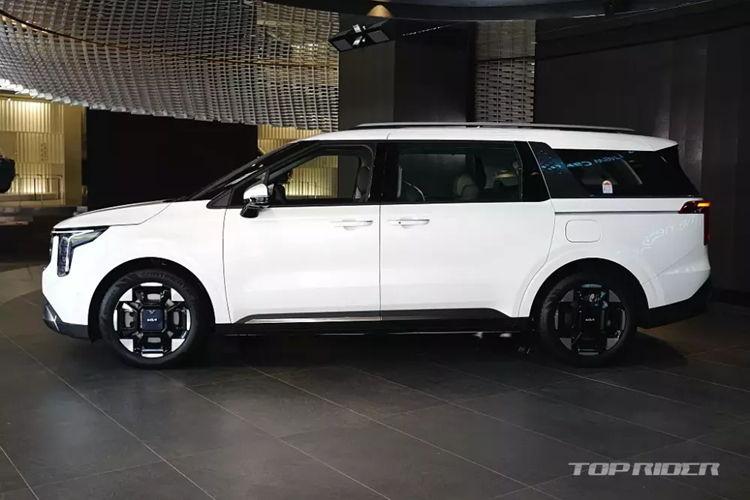 Kia Carnival 2024 hybrid moi tiet kiem xang, cho ngay ve Viet Nam-Hinh-5