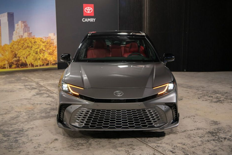 Toyota Camry 2025 