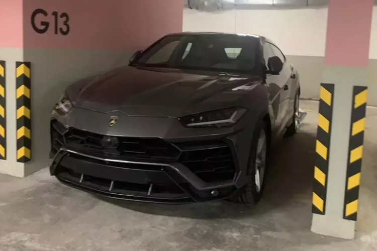 Lamborghini Urus rao ban chi bang bien trung dau gia 51K-888.88-Hinh-2