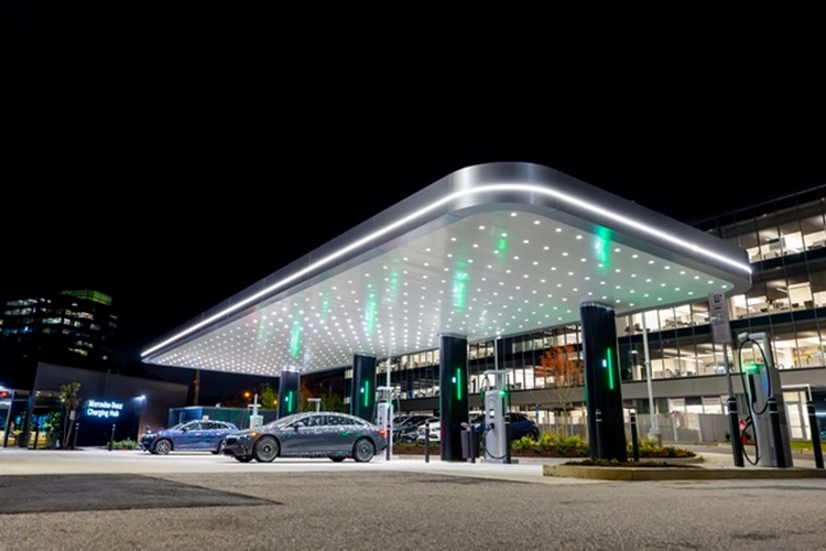 Trạm sạc ôtô điện Mercedes-Benz đầy sang chảnh, sạc 80%/20 phút - Hình 2 Tram sac oto dien Mercedes-Benz day sang chanh, sac 80%/20 phut-Hinh-2