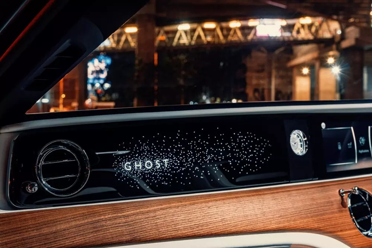 Rolls-Royce Ghost hon 35 ty trung bien 