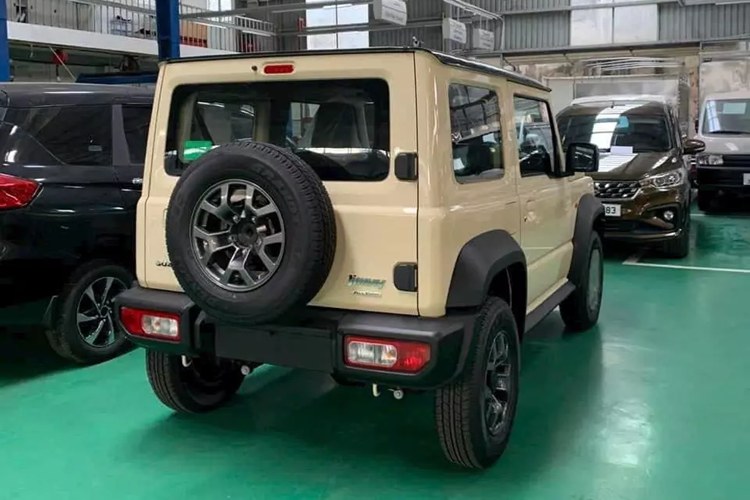 Ly do Suzuki Jimny da ve dai ly nhung van chua den tay khach Viet?-Hinh-3