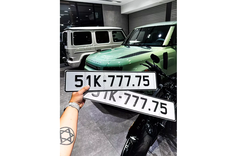 Dai gia Binh Duong mua cap Land Rover Defender tau bien dep 60 trieu-Hinh-2
