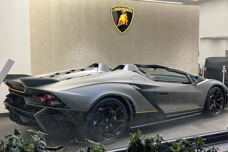 Ngam sieu xe hang thua Lamborghini Autentica 