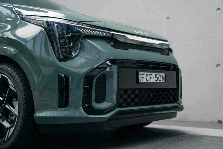 Kia Morning 2024 giá rẻ đã lột xác cả ngoại thất lẫn trang bị - Hình 2 Kia Morning 2024 gia re da lot xac ca ngoai that lan trang bi-Hinh-2