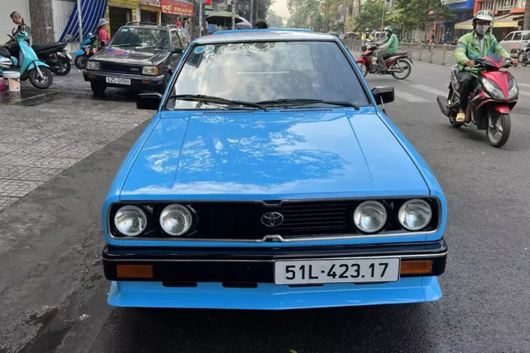 Toyota Corolla gan 40 tuoi cua Dang Le Nguyen Vu co gi dac biet?