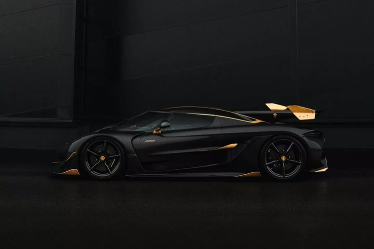 Koenigsegg Jesko Attack full-carbon 