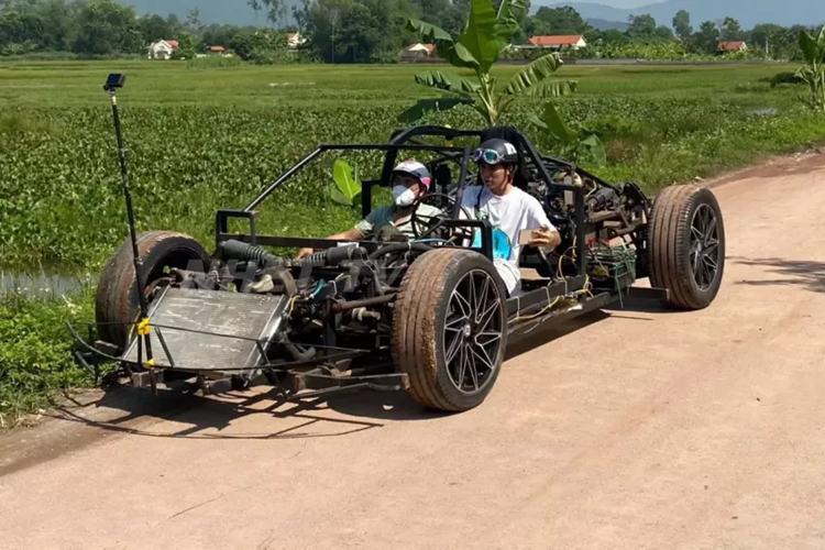 Pagani Huayra tu che tai Quang Ninh, noi that cuc kho nhung 