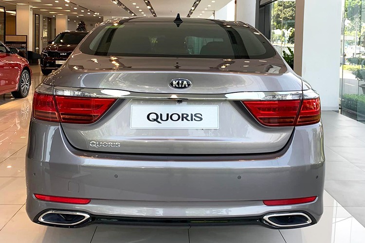 Kia Quoris 