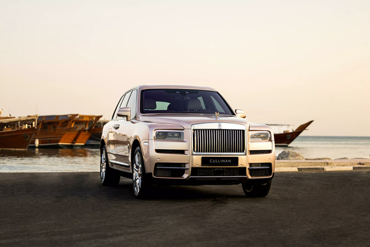 Rolls-Royce Ghost va Cullinan giam hang tram trieu ngay dau nam 2024-Hinh-3