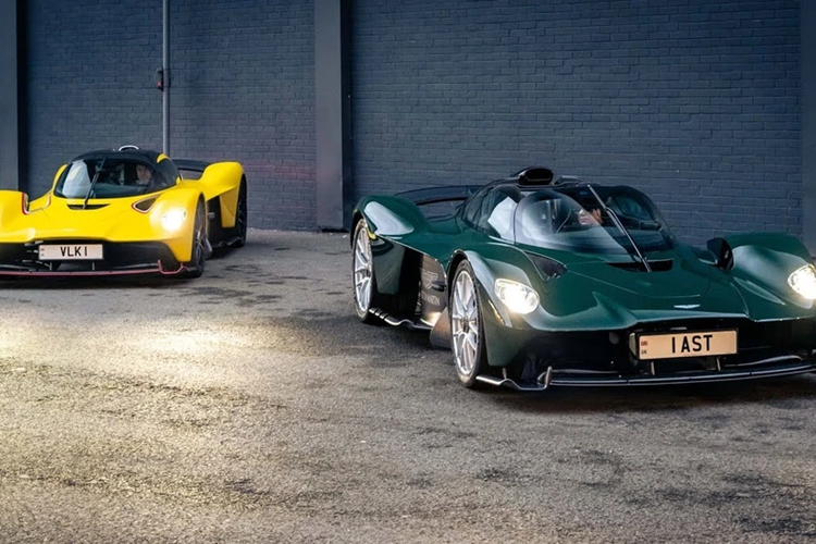 Aston Martin Valkyrie Spider dau tien co gia toi hon 93 ty dong-Hinh-14