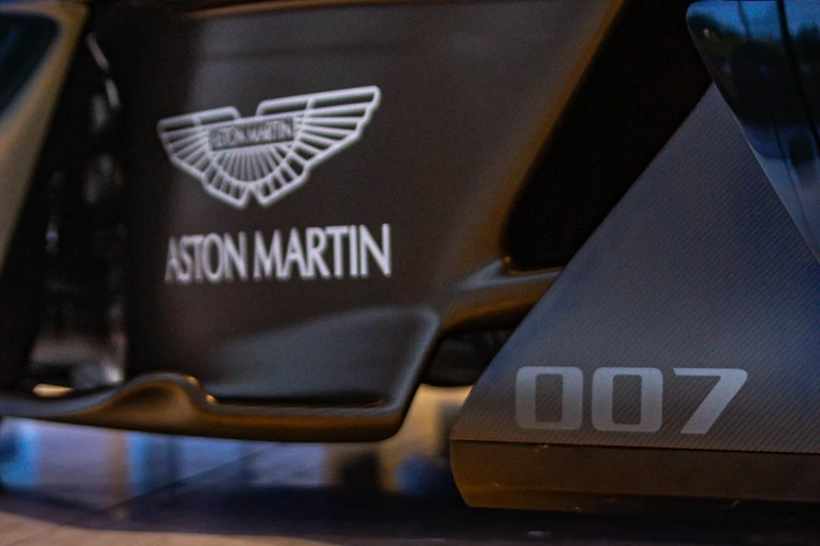 Aston Martin Valkyrie Spider dau tien co gia toi hon 93 ty dong-Hinh-7