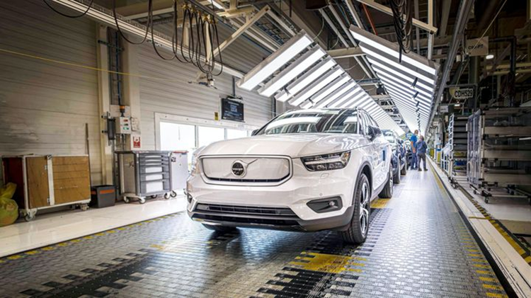 Volvo lap ky luc doanh so ban oto nam 2023, xe dien tang toi 70%-Hinh-2