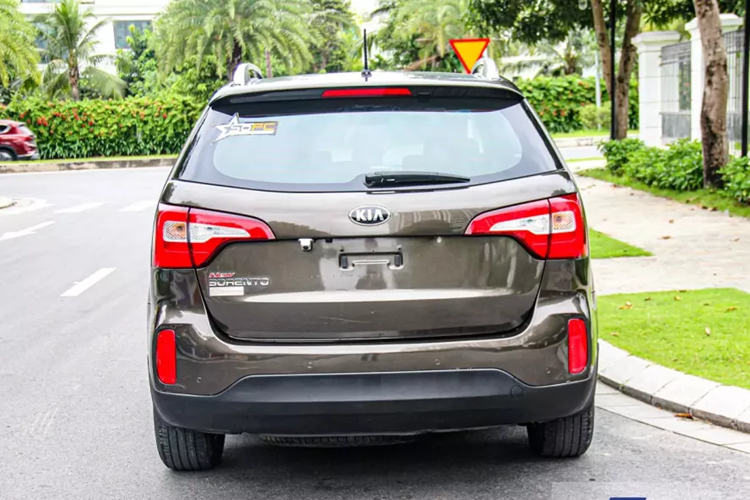 Kia Sorento 2014 chi 430 trieu, re hon Hyundai SantaFe tai sao kho ban?-Hinh-9