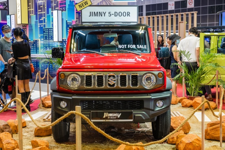 Suzuki Jimny 5 sap mo ban tai Dong Nam A, cho ngay ve Viet Nam-Hinh-2