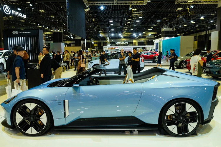 Polestar Electric Roadster, sieu xe dien mui tran chi 200.000 USD-Hinh-2