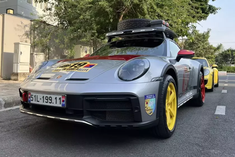 Chủ xe Porsche 911 Dakar hơn 16 tỷ tậu biển đẹp chỉ tốn vài bát phở?