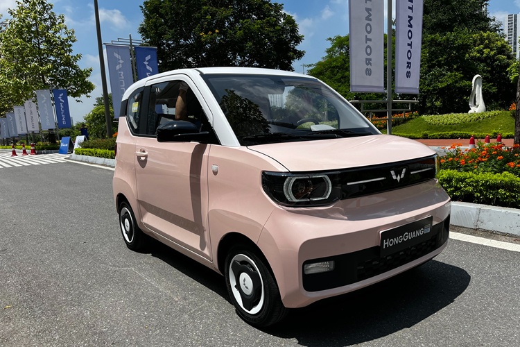 Wuling Hongguang Mini EV gan 1 ty dong tai My, Vinfast VF3 rong cua?