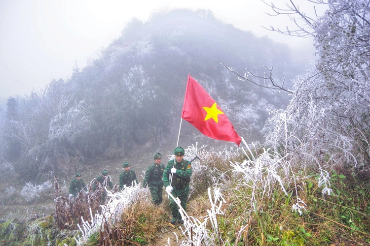 Bo doi Bien phong tuan tra bien gioi giua bang gia -2 do C