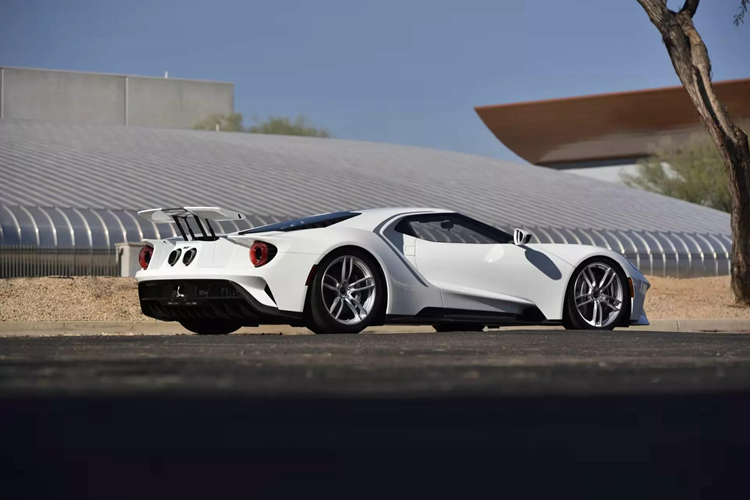 Ford GT Studio Collection - tuyet tac nghe thuat manh 660 ma luc-Hinh-2