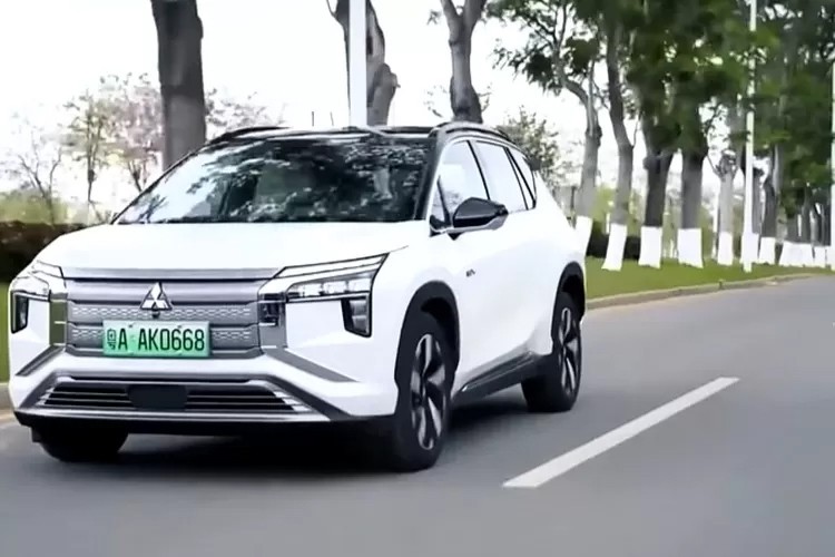 Mitsubishi Xpander Hybrid 2024 chot lich ra mat, sap ve Viet Nam-Hinh-8