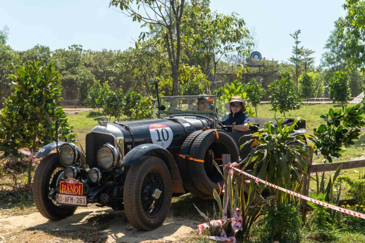 Dan oto co trieu do phuot Rally gan 7.000 km den Viet Nam-Hinh-13
