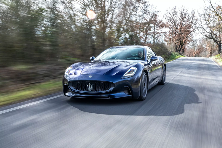 Sieu xe dien Maserati MC20 ra mat 2025, Quattroporte EV ra mat 2028