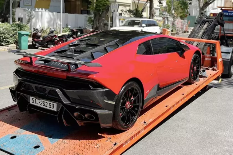 Lamborghini Huracan do tien ty cua Doan Di Bang da tim thay chu moi-Hinh-3