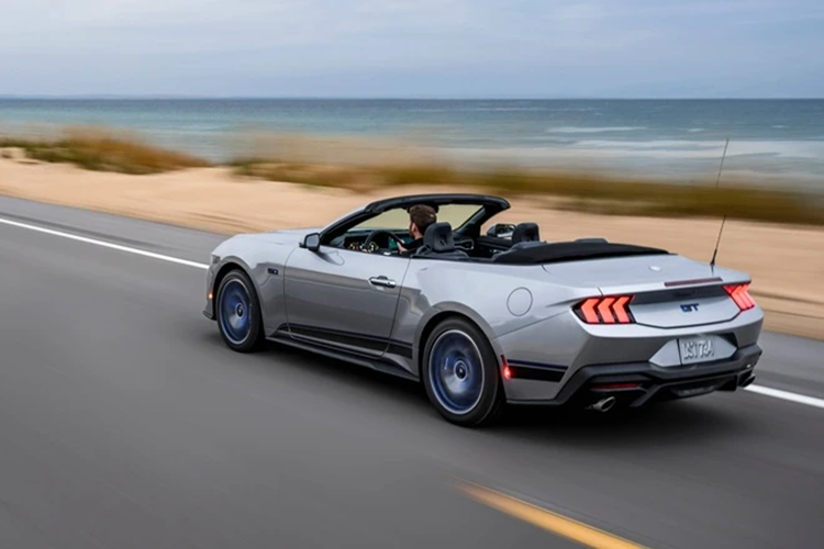 Can canh Ford Mustang GT California Special 2024 gan 50.000 USD-Hinh-10
