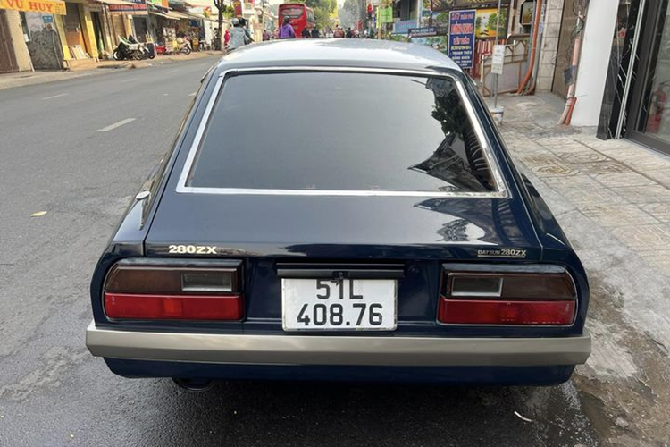 Qua Vu lai chan sieu xe, cuoi Nissan Datsun 