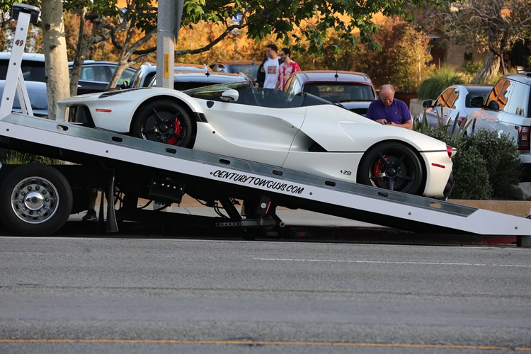 Ngam dan sieu xe Ferrari trieu do cua tay dua F1 Lewis Hamilton-Hinh-20