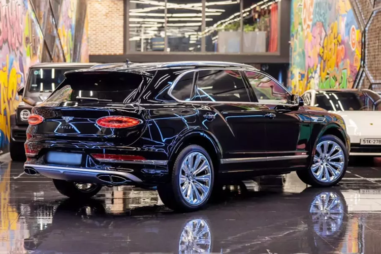 Bentley Bentayga EWB Azure tu 25 ty ve Viet Nam co gi thu vi?-Hinh-18