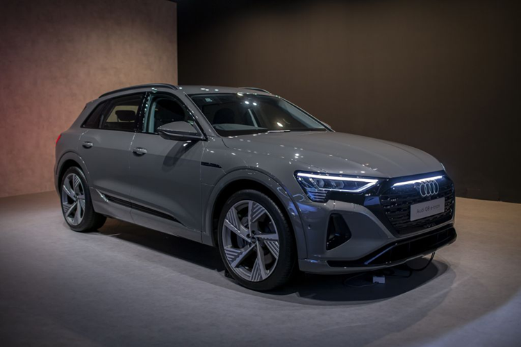 Audi Q8 e-tron khoang 3,8 ty tai Viet Nam, ra mat thang 5/2024