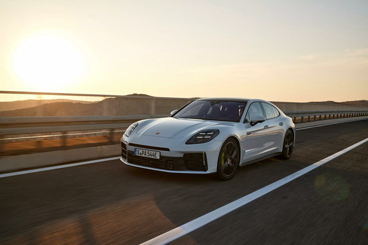 Porsche Panamera 2024 ban hybrid moi, khoi diem tu 2,83 ty dong-Hinh-9