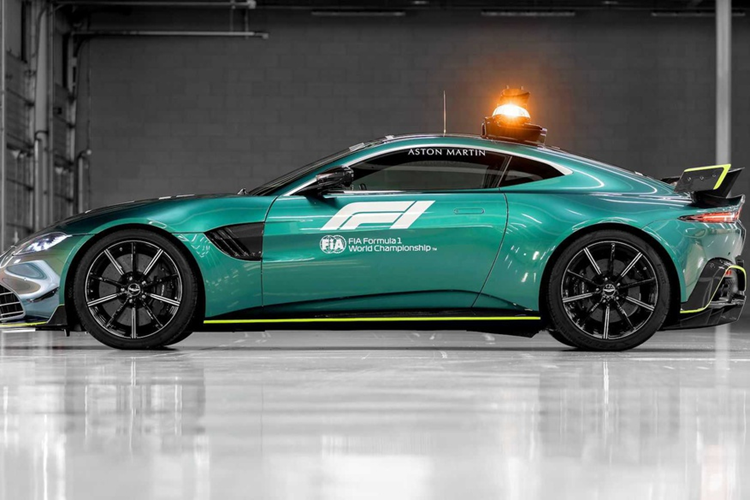 Aston Martin Vantage vua ra mat lam nhiem vu FIA tai F1 2024-Hinh-7