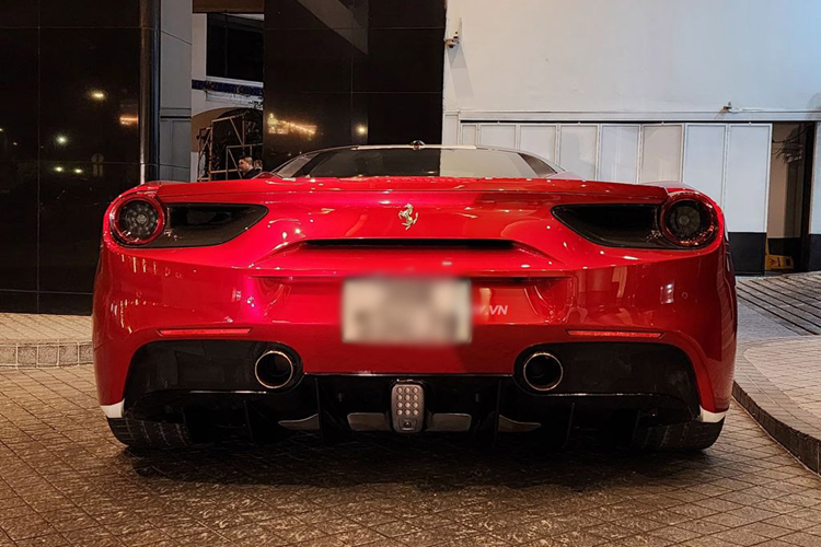 Ferrari 488 GTB nat dau o Ha Noi da phuc hoi 