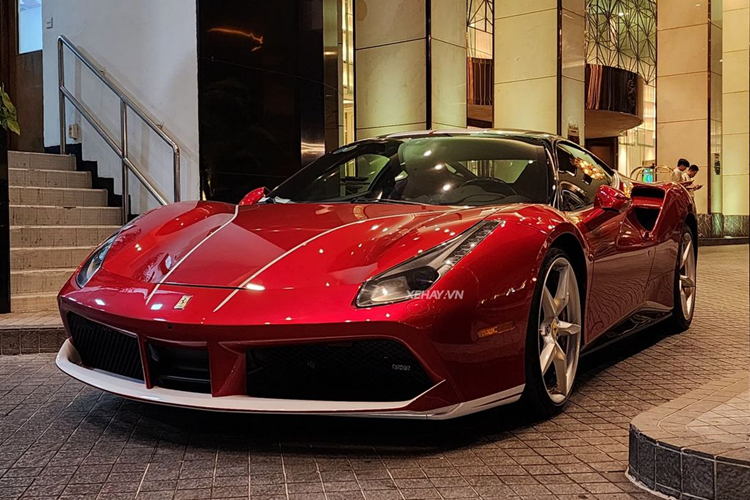 Ferrari 488 GTB nat dau o Ha Noi da phuc hoi 