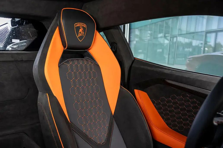 Lamborghini Revuelto hon 32 ty o Dong Nam A da ve Viet Nam-Hinh-8