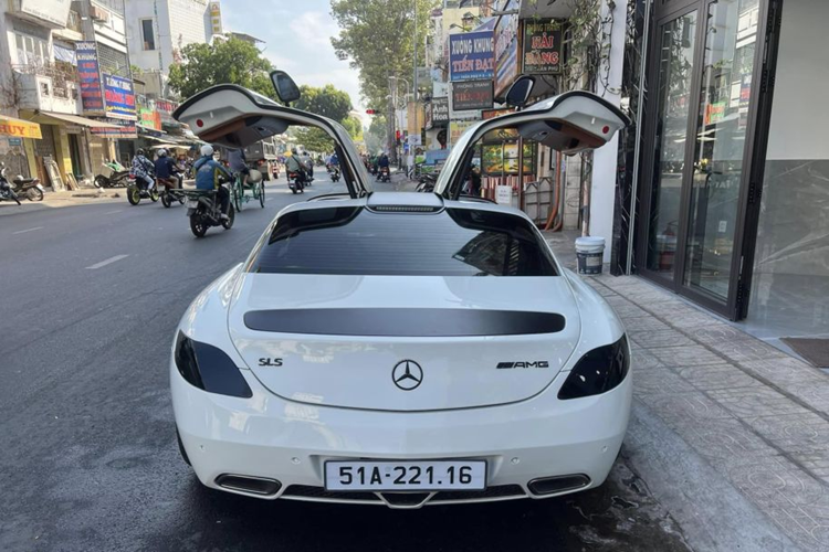 Ngam Mercedes-Benz SLS AMG cua “vua cafe” Dang Le Nguyen Vu-Hinh-9