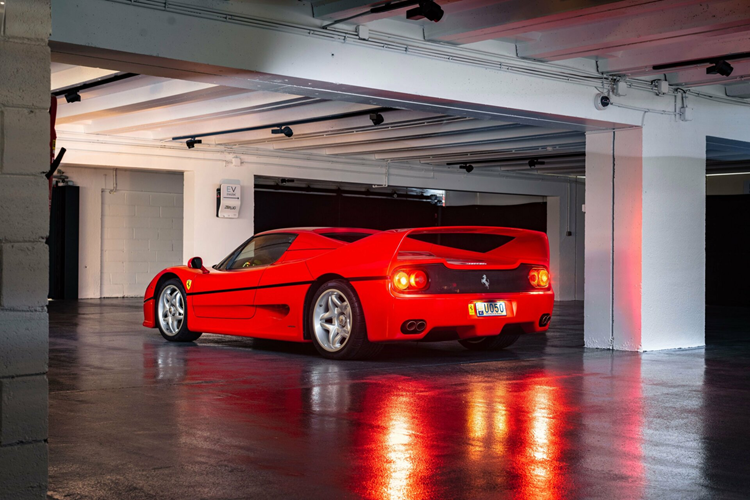 Ferrari F50  - “ngua hoang