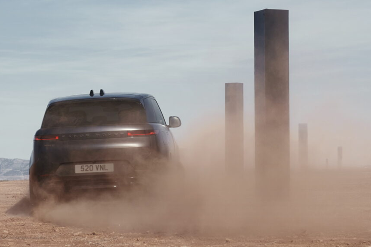 Range Rover Sport 2025 ra mat phien ban Stealth Pack tu 11.800 USD-Hinh-8