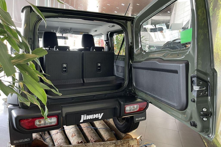 Suzuki Jimny 2024 o at ve dai ly VIet, gia khoang 799 trieu dong-Hinh-7