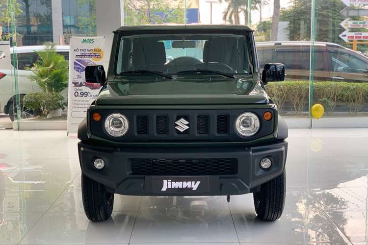 Suzuki Jimny 2024 o at ve dai ly VIet, gia khoang 799 trieu dong