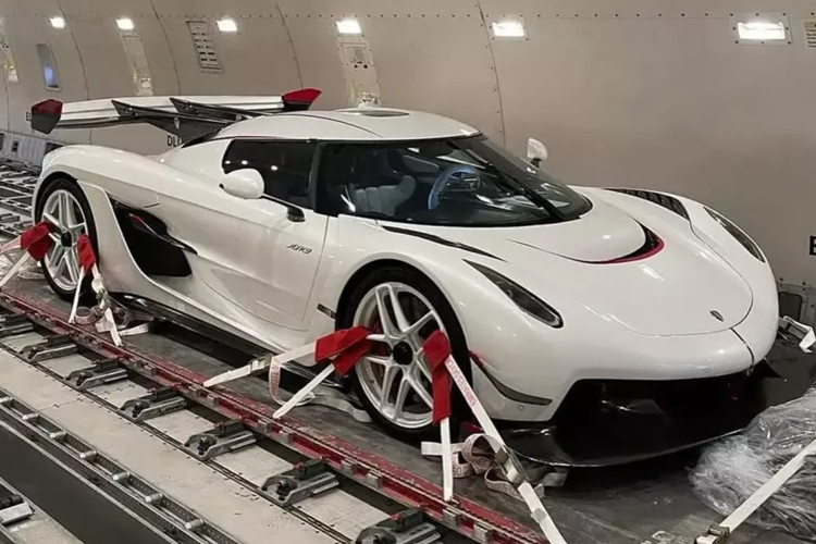 Koenigsegg Jesko hon 300 ty cua dai gia lan dot bien ve Viet Nam?