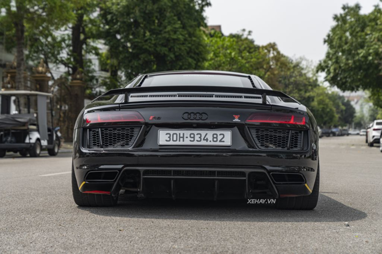 Audi R8 V10 Plus dau tien ve Viet Nam, 10 nam van 