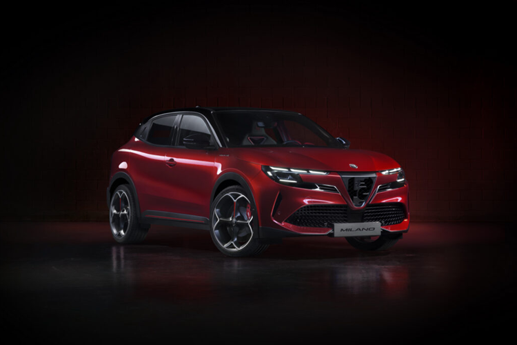Alfa Romeo Milano 2024 da co ca phien ban Hybrid va thuan dien