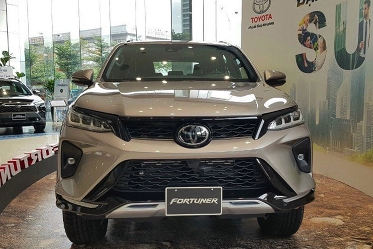 Can canh Toyota Fortuner MHEV tu 1,1 ty, an chi 7,3 lit xang/100km-Hinh-10