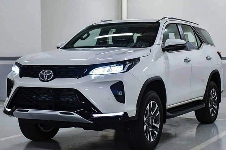 Can canh Toyota Fortuner MHEV tu 1,1 ty, an chi 7,3 lit xang/100km-Hinh-8