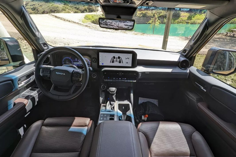 Toyota Land Cruiser 2024 dang ban kenh gia hon 500 trieu dong tai My-Hinh-4
