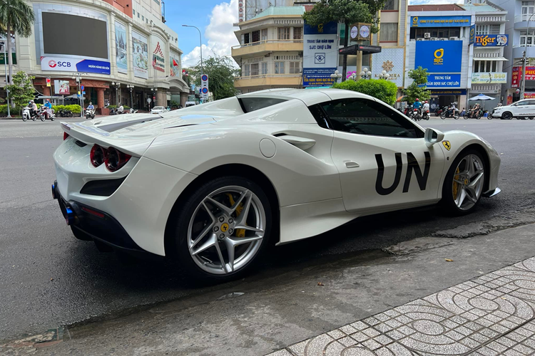 Qua Vu la khach VIP, khi chi hang tram ty tau hon 30 xe Ferrari-Hinh-7